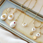 Set di ispirazione Realizzare orecchini e collane must-have con conchiglie effetto perlato