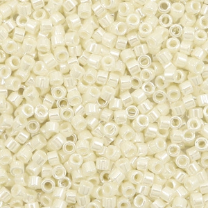 Perline Miyuki Delica 11/0 Celyon crystal ivory DB-1900