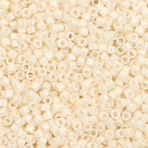 Perline Miyuki Delica 11/0 Opaque dark cream beige DB-732
