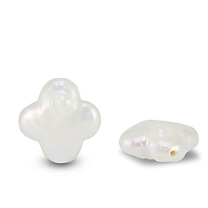 Perle di acqua dolce a forma di quadrifoglio bianco naturale