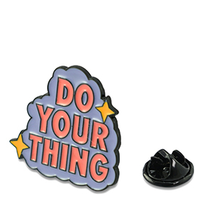 Pins "Do your thing" lilla-rosa salmone