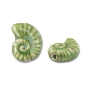 Perline di ceramica conchiglia verde chiaro