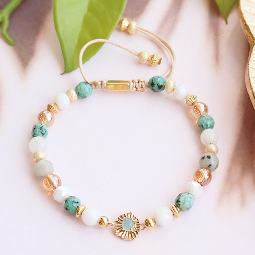 Creare eleganti e preziosi bracciali con le perline giada 