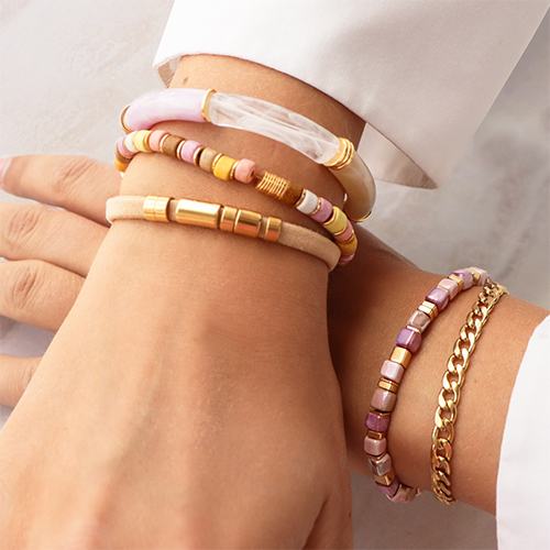 Suggerimenti per creare una collezione di bracciali trendy