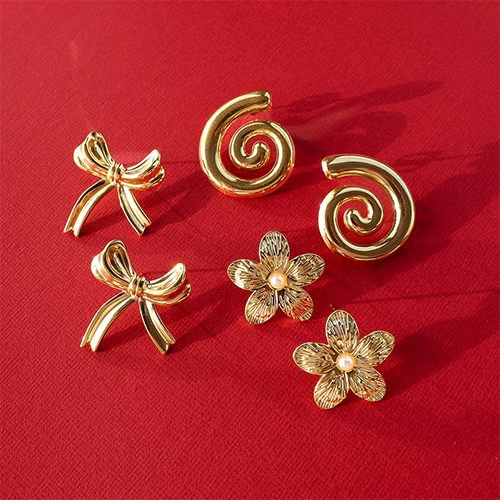 Mix & match gioielli in acciaio inox e cartoncini