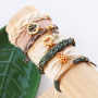 Ispirazione per creare braccialetti con nastro elastico in stile Ibiza