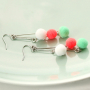 Scopri qui come creare i migliori bijoux con conchiglie ciprea e ciondoli pon pon