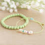 Accessori estivi da realizzare con cordoncino macram&egrave;, perle d&rsquo;acqua dolce e perline a forma di conchiglia: