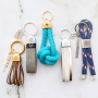 Idea con portachiavi Mix & Match con pelle DQ e cordoncino tubolare intrecciato