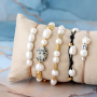 Puoi realizzare questi bracciali con la nuovissima collezione di perle d&rsquo;acqua dolce
