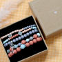 Ecco come realizzare fantastici braccialetti con perline in acrilico: