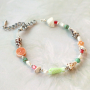 Leggi qui come realizzare braccialetti vivaci con le perline sealife e a fiori in acrilico 