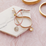 Libera la tua creativit&agrave; con bracciali bangle e nastro