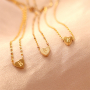 Come progettare collane e bracciali con perline alfabeto