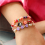 Lasciati ispirare! Realizza braccialetti di perline con un tocco allegro