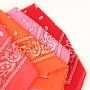 Realizza collane e braccialetti colorati con le bandane
