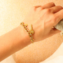 Come usare il gancio per indossare facilmente il tuo bracciale