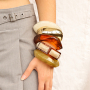 Lasciati ispirare dai bracciali in resina e metallo