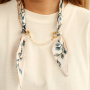 Momento di ispirazione con bandana foulard