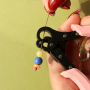 Crea ciondoli con chiodini BY31&reg; e pinze 1-Step Looper